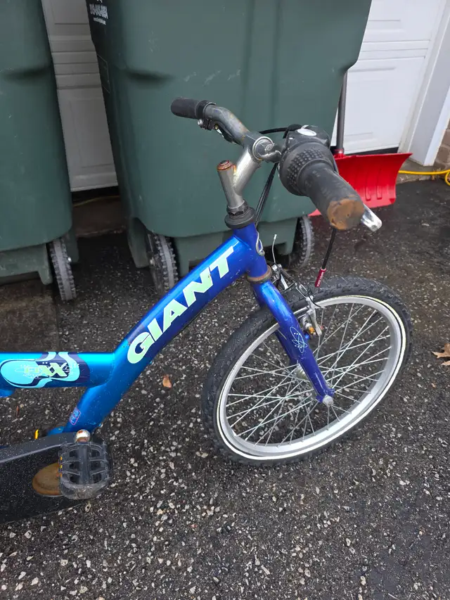 Giant Fixx Kids Single Speed Bicycle in Kids in Windsor Region - Image 9