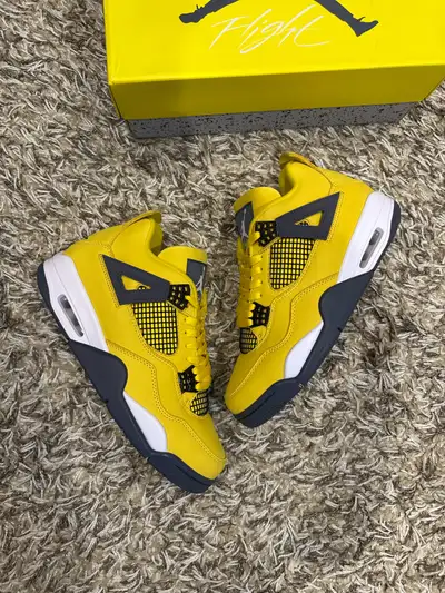 Air Jordan 4 “Lightning” Size 11, View more