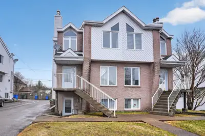 5 ½ cottage luxueux sur 2 étages – Un vrai coup de cœur ! 1795 $ / mois Disponible à partir du 1er j...