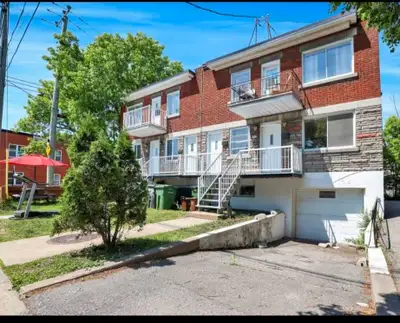 2nd floor . Quite neighborhood. Close to service. Primary school. Available now.