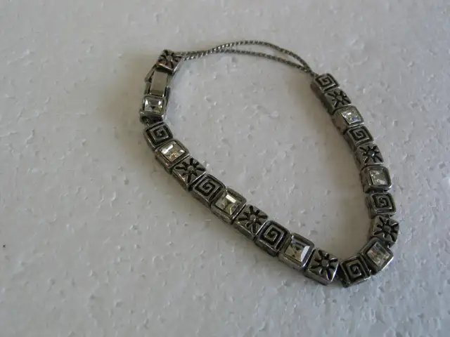 Silver Tone Bracelet with Rhinestones