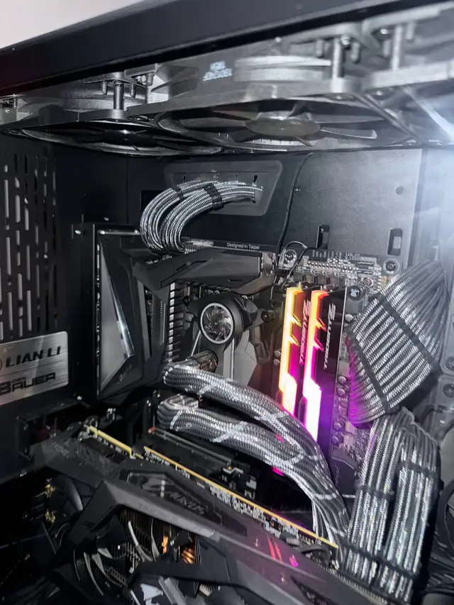 i9-9900K / RTX 2080 Ti / 32GB / 5TB SSD in Desktop Computers in Edmonton - Image 4