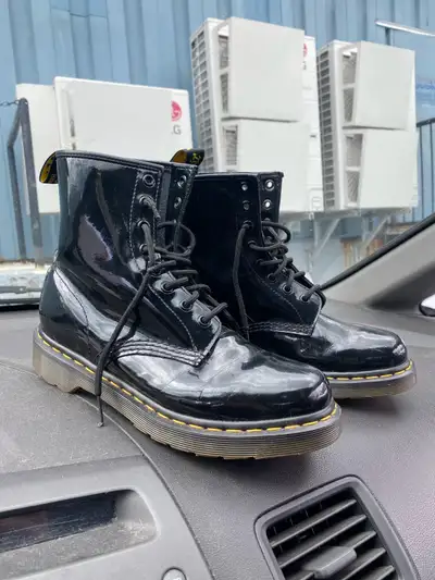 Doc Martens Size 9W, View more