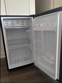 Magic Chef 4.4 Cubic-ft Refrigerator