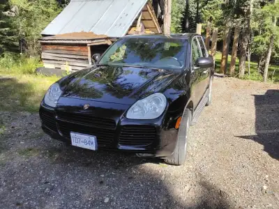 In 2004 this was the fastest SUV on the planet. 450 hp and 457 lb-ft of torque. Luxury leather inter...