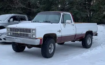 1987 chevy 4x4 for sale 305 engine/Automatic trans with OD Has typical chevy rust. Saftied $17K