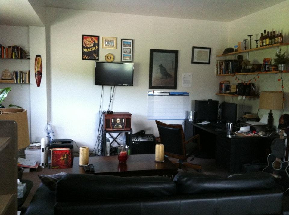 QUALITY LARGE 1 BDRM -EAST CITY - ON ROTARY TRAIL-AVAIL NOV. 1ST 4