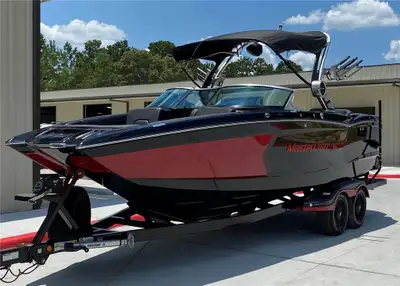 2018 Mastercraft XStar, Beautiful boat, fully optioned including 7.4 engine and power tower. Well ta...