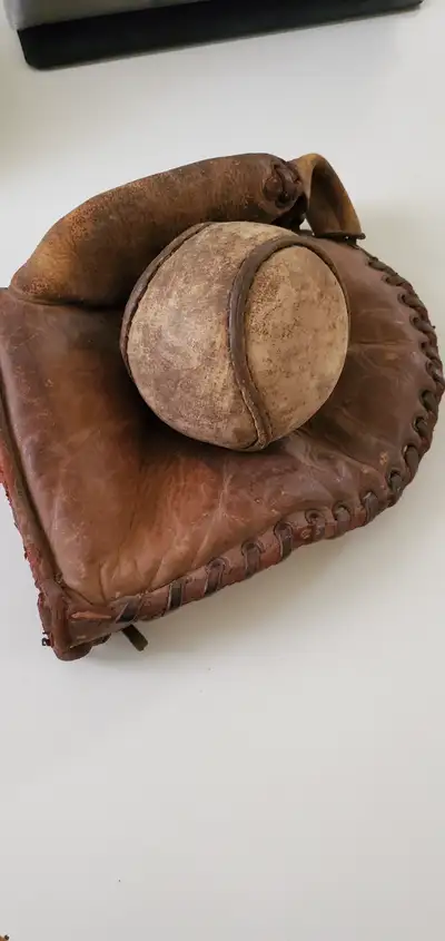 1920's vintage baseball glove and ball 150$, View more