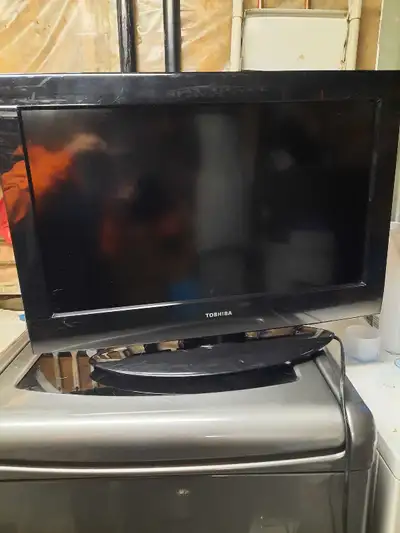 26" Toshiba TV, see photos for details,