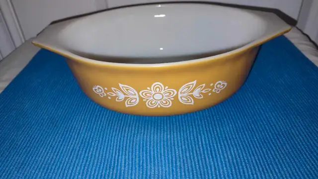 Vintage (New) "Butterfly Gold" Casserole -- Yorkton, SK62863738465665124
