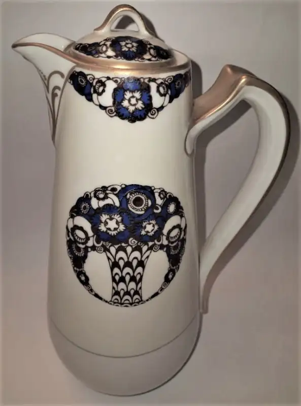 RARE Limoges Haviland Art Deco Gilt Cobalt Floral Chocolate Pot! in Arts & Collectibles in London - Image 2