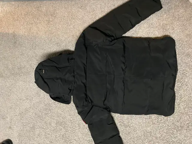Canada Goose Jacket in Men's in Edmonton - Image 5