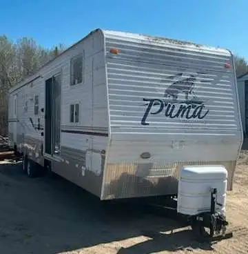 I'm selling a 2007 Puma by Palomino park model travel trailer that offers comfortable and spacious l...