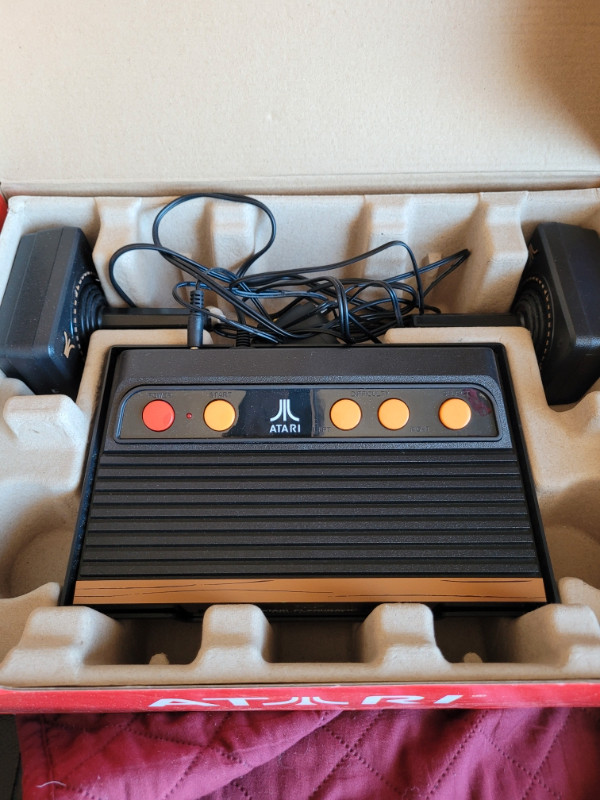 Atari Flashback 6 Classic Game Console with 2 wireless controlle in Older Generation in Prince Albert