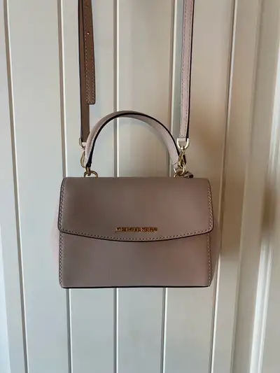 Michael Kors Crossbody / Top Handle Purse – Blush Pink, View more