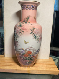 Old Japanese Kyoto Ware Studio Porcelain Vase Marks 10” H
