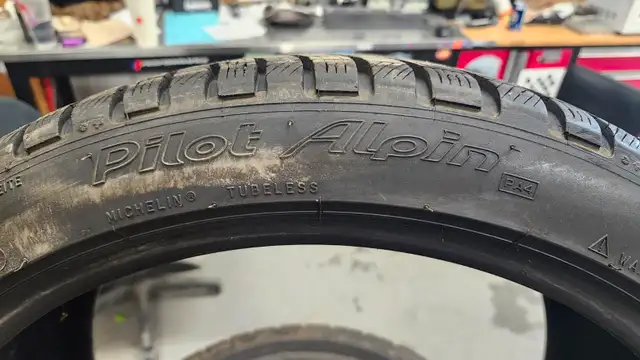 4 pneus d'hiver  Michelin pilot alpin in Tires & Rims in Shawinigan - Image 6