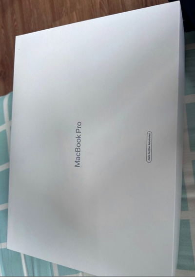 Apple macbook pro m5, View more