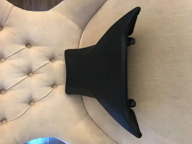 BMW s1000rr Front Riders Seat Cushion Saddle OEM Black Leather in Other in Barrie - Image 7