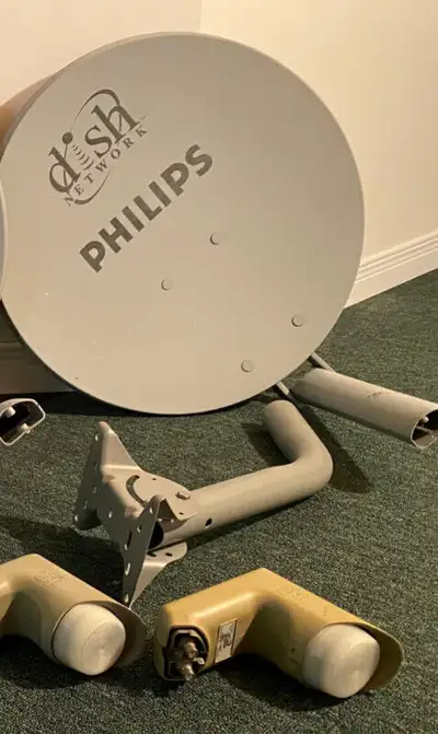 Bell ExpressVu Satellite Dish and LNB, View more