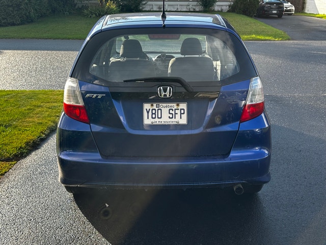 2010 Honda Fit pour ville ou pièces — photo 4