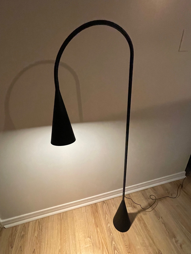 Like New IKEA LED Floor/Reading Lamp Black in Indoor Lighting & Fans in Markham / York Region - Image 3