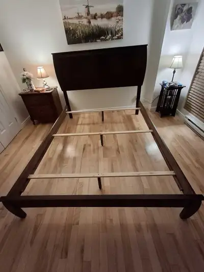 Lit Queen bois solide brun fonce, View more