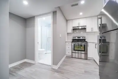 (FRESHLY PAINTED) Modern 1 Bedroom Basement Apartment in Duffin Heights, Pickering Available from Fe...