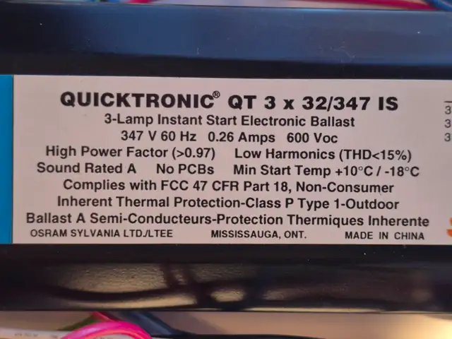 Sylvania QT3x32/347 IS 347V 3-Lamp T8 Electronic Ballast 0.26A in Indoor Lighting & Fans in Laval / North Shore - Image 3