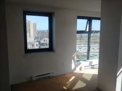 Hello, I have a large bedroom for rent available immediately. It's in a large 3-bedroom apartment on...