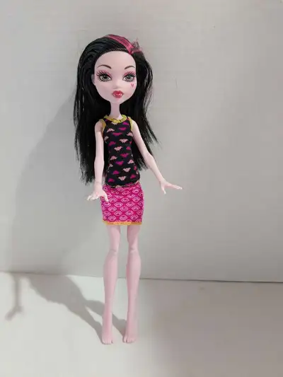 Monster High Draculaura Doll 2008 Mattel, View more