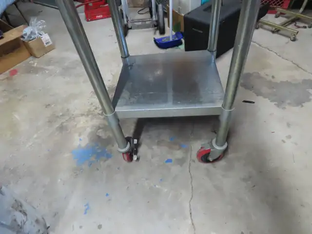 ROLLING METAL TABLE in Other Tables in Oshawa / Durham Region - Image 3