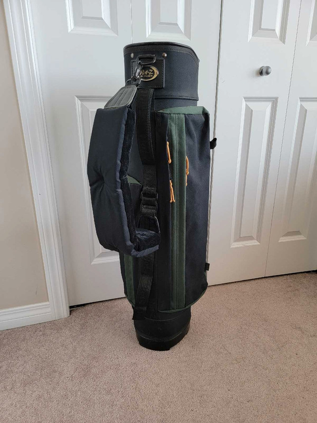 Golf Carry Bag With 6 Divider, AD B 13 in Other in Calgary - Image 2