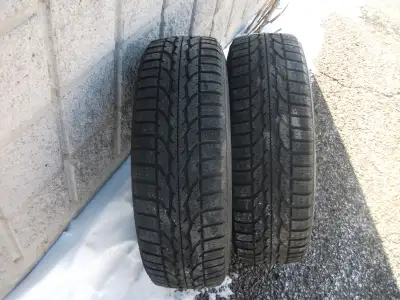 bonjour,2 pneus hivers p-195-65-r-15 firestone winterforce2 avec jante 5bolts en bonne condition,bon...