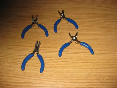 MINI-PINCES FILS EN CUIVRE - VÉRIFICATEURS - RELAIS ET OUTILS, View more