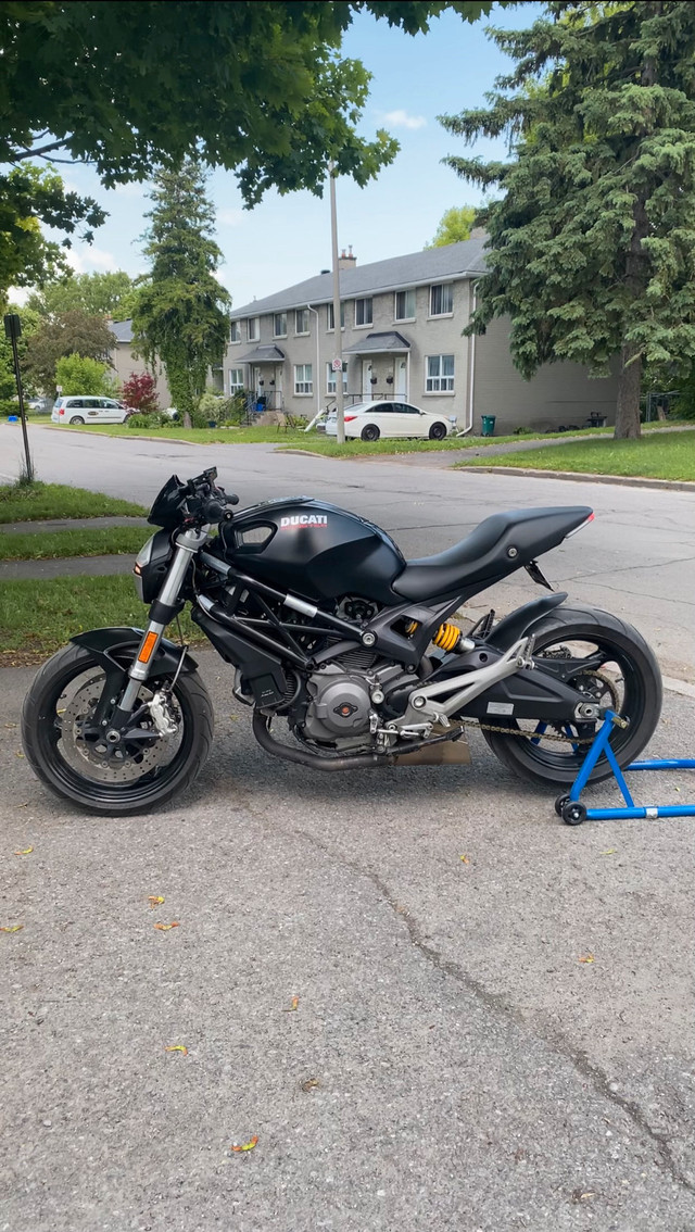 2011 Ducati 696 Monster  in Sport Bikes in Ottawa