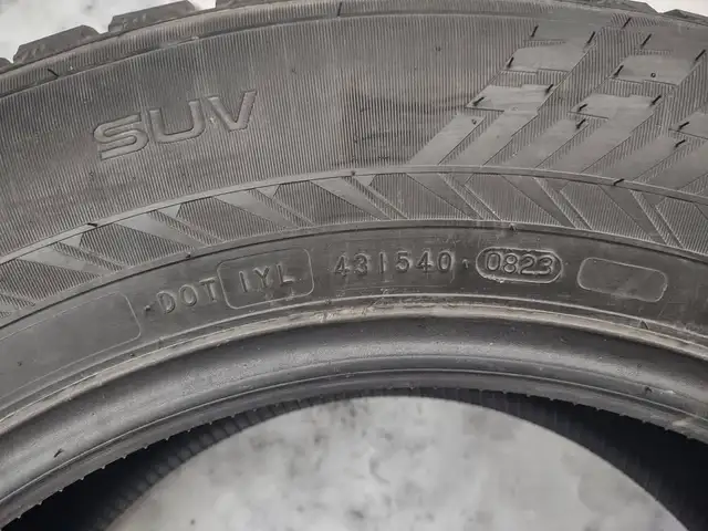 4 pneus hiver Nokian Hakkapeliitta10 255-60R18 comme neufs in Other in Laval / North Shore - Image 8
