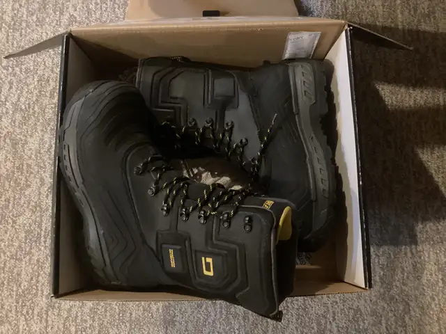 Work Boots in Men's Shoes in Kitchener / Waterloo - Image 4