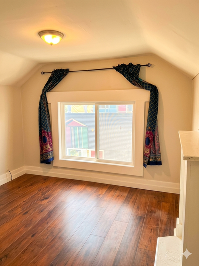 This bright Spacious1-bedroom Apartment with your Private entry comes with…  your private bedroom s...