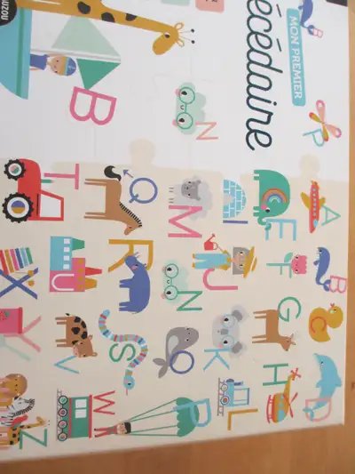 Boîte mon premier Abcédaire par Auzou avec Casse-tête 24 pièces et livre cartonné comme neuf. Idéal...