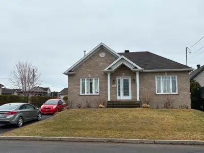 Laurier-Station, belle maison à louer, + de 8 ½ pièces avec grande terrasse et beau grand terrain, g...