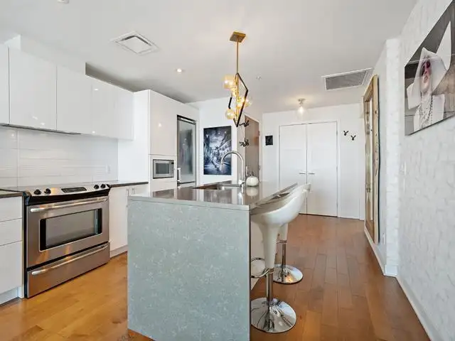 Magnifique 3 ½ + DEN Iles des Soeurs deux pas du REM $2450 in Long Term Rentals in City of Montréal - Image 10