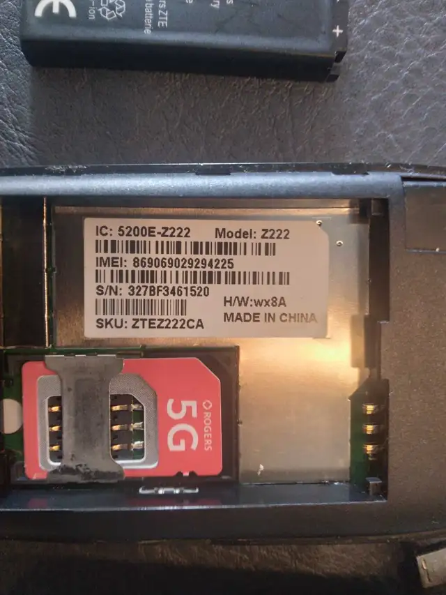 ZTE flip phone model Z222 Unlocked in Cell Phones in Markham / York Region - Image 4