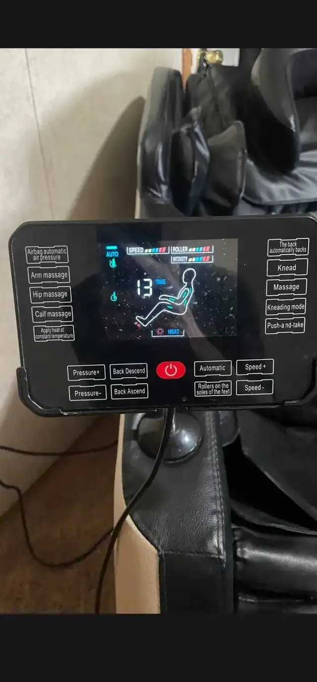 Massage Chair in Chairs & Recliners in Edmonton - Image 3