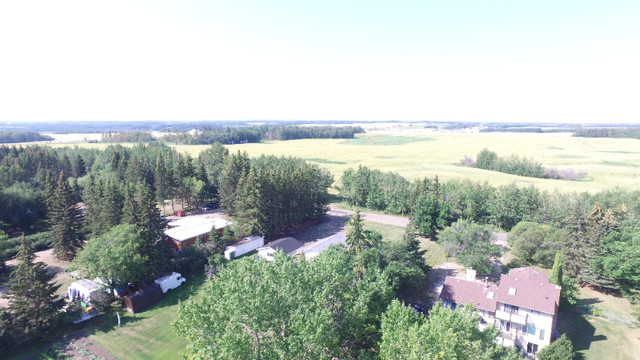 Acreage in town in Houses for Sale in Edmonton - Image 3