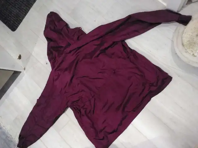 Nike Windbreaker in Women's - Tops & Outerwear in City of Toronto - Image 3