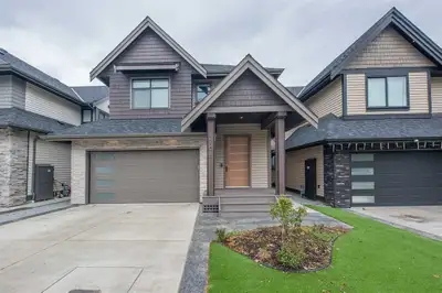 Available for rent immediately. Located in the Beautiful Silver Valley Maple Ridge, this spacious On...