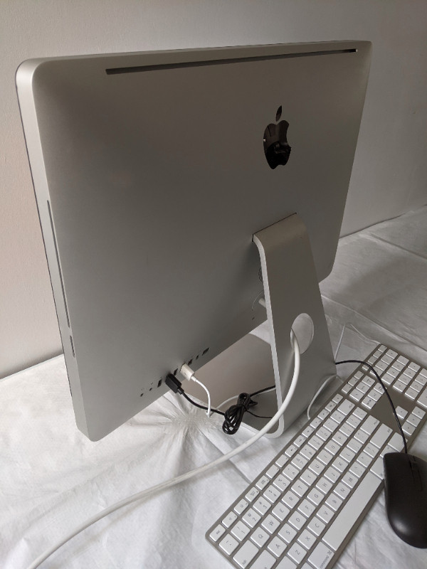 21.5" iMac in Other in Winnipeg - Image 4