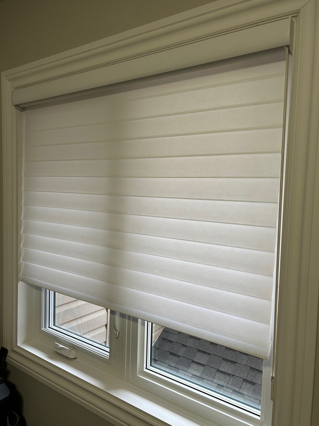 Like New Hunter Douglas Silhouette Blinds in Window Treatments in Markham / York Region - Image 2